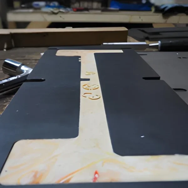 Moule pour support de plante en plastique recyclé